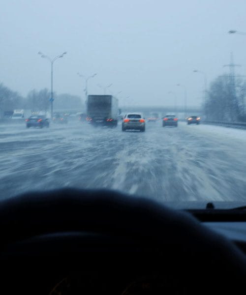 Zimski trikovi za auto koji vozačima štede mnogo živaca