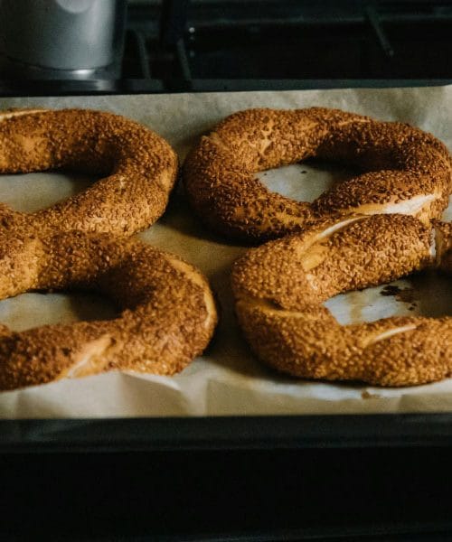Papir za pečenje nije uvijek najzdraviji pomoćnik u kuhinji – kada ga je bolje ostaviti u ladici