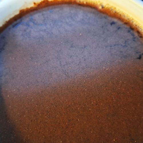 Zašto neki kuhari dodaju prstohvat soli u kavu – mali trik koji mijenja okus