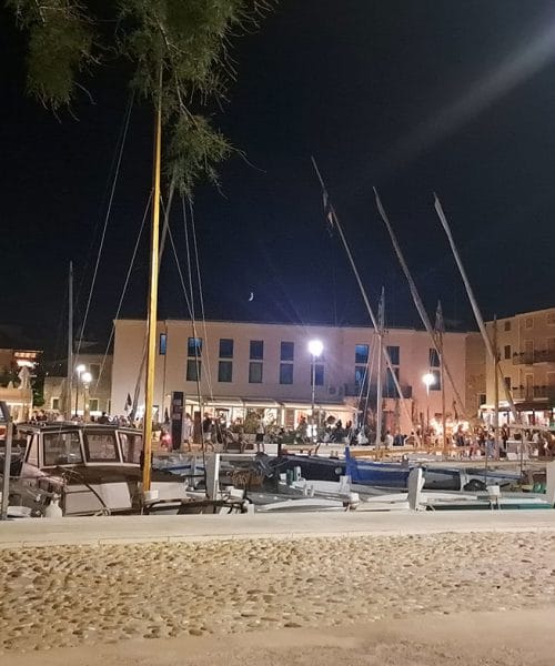 Betina na Murteru je mjesto u kojem drveni brod još uvijek ima dušu